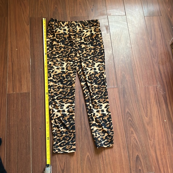 Countess Luann cheetah Print Pants Women's Size 8. - Picture 5 of 8